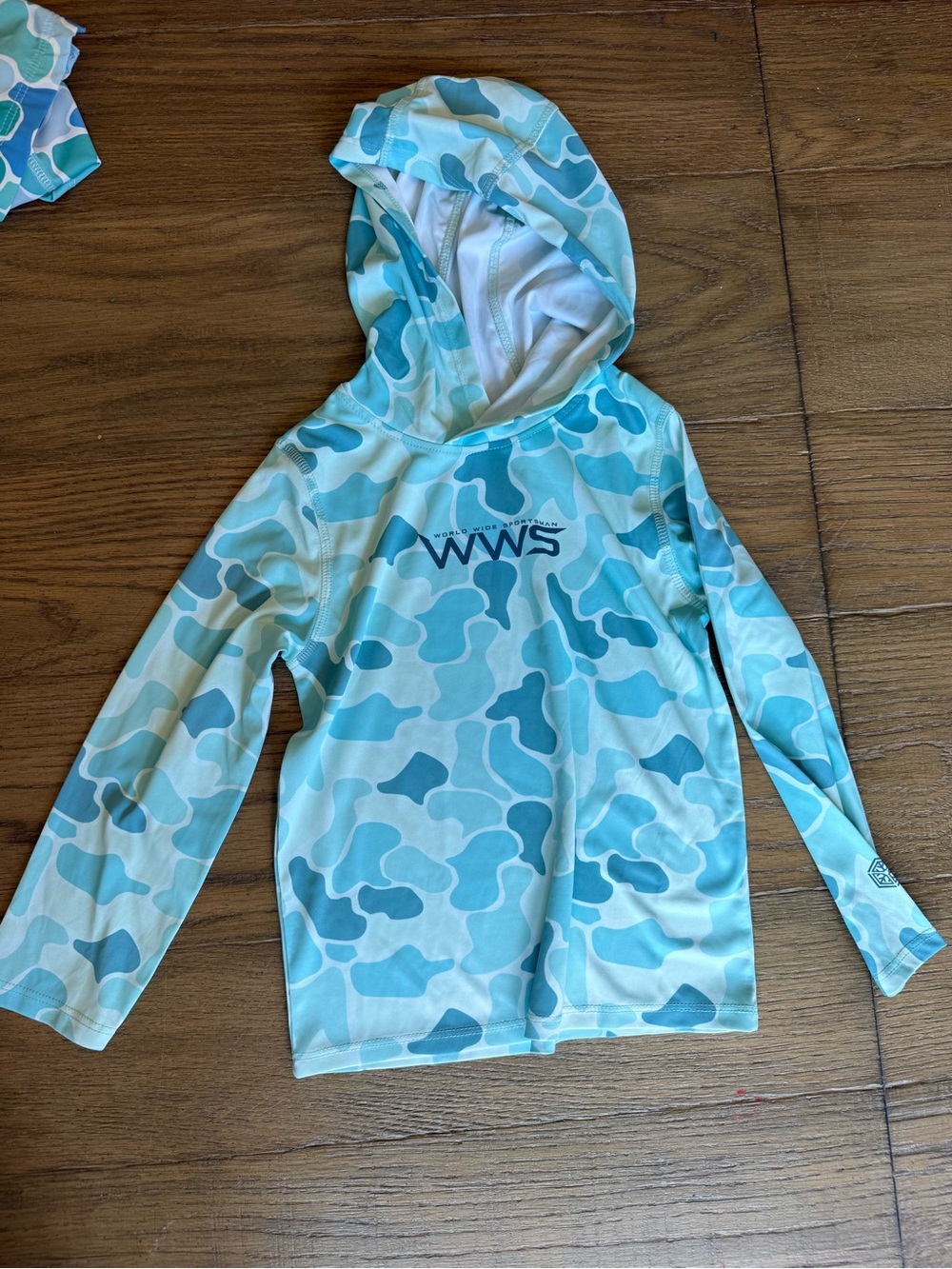 Bass Pro Shops Kids' Aqua Camo Hooded Rashguard - Teal & Light Blue